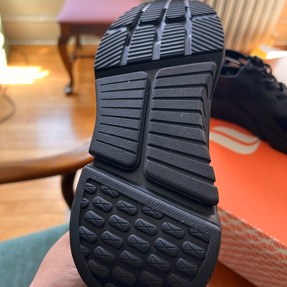 Fabletics Venice Performance Sneaker - Picture 8 of 8